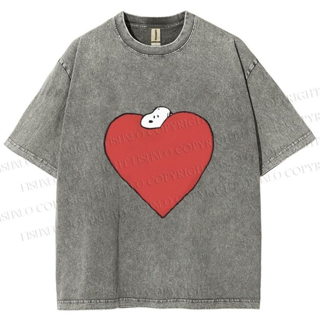 Unisex Snoopy in Big Heart Printed Washed Tee