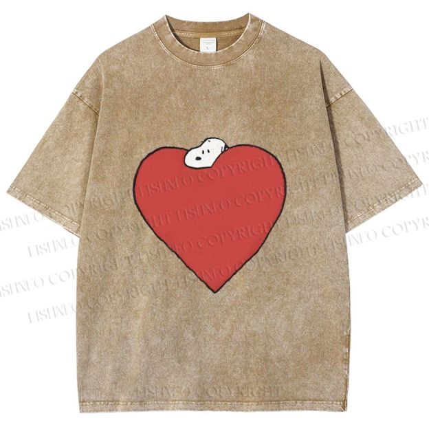 Unisex Snoopy in Big Heart Printed Washed Tee