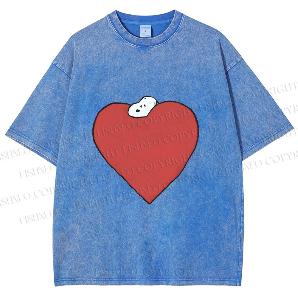 Unisex Snoopy in Big Heart Printed Washed Tee