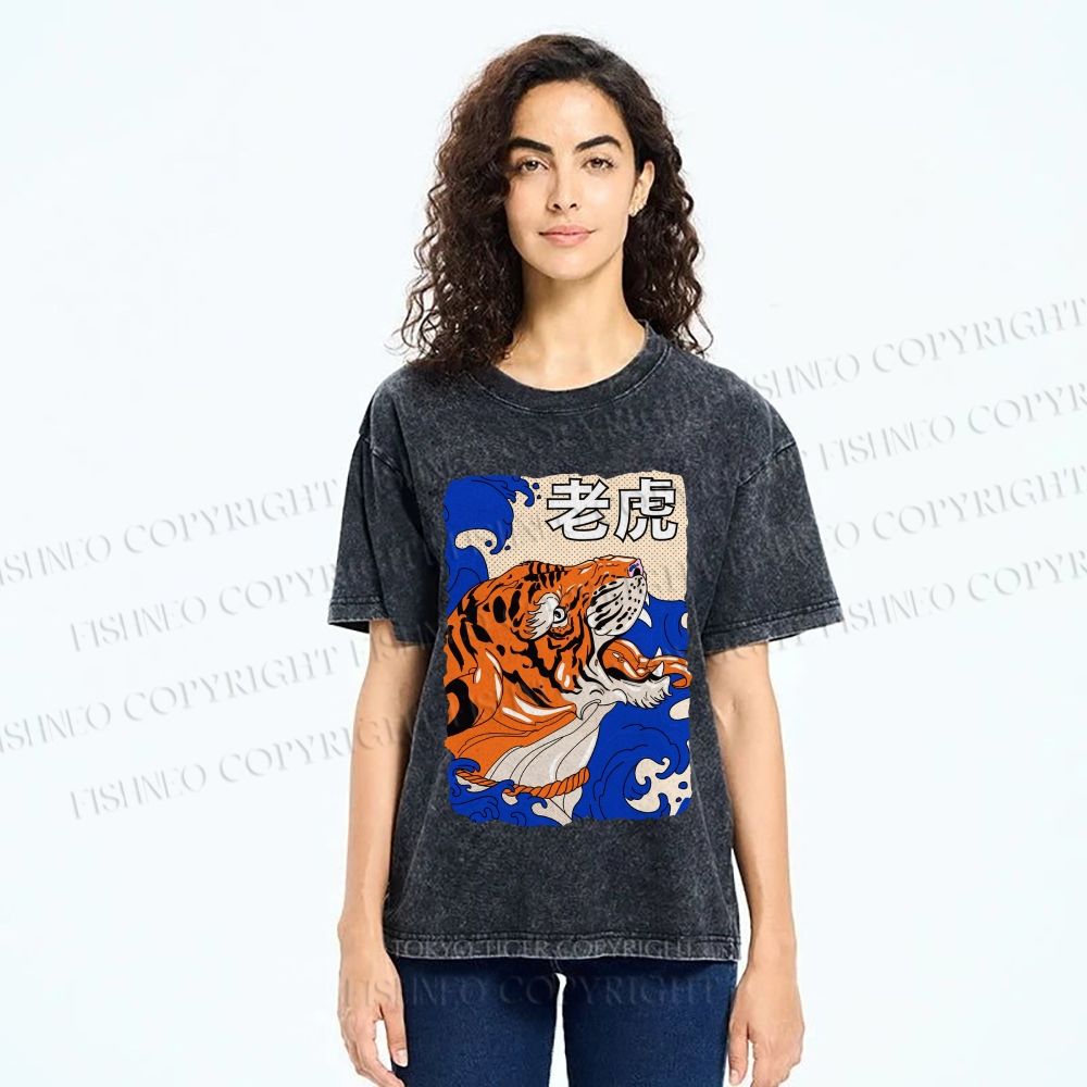Unisex Vintage Tiger in Wave Printed Washed Tee