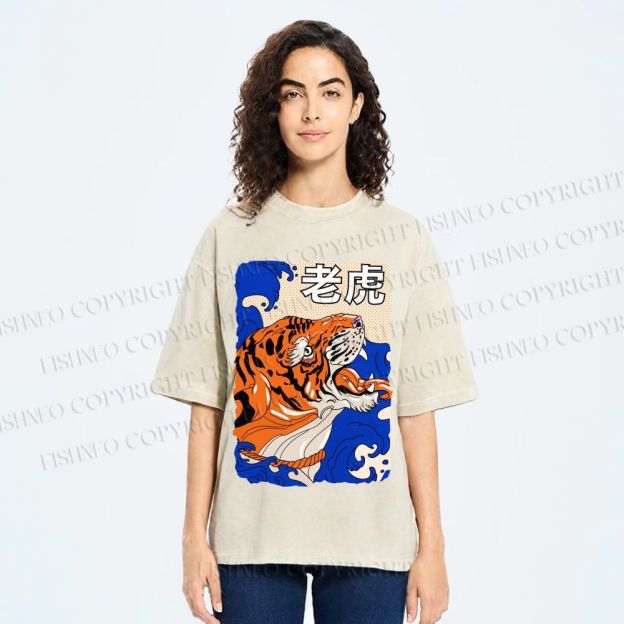 Unisex Vintage Tiger in Wave Printed Washed Tee