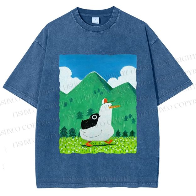 Unisex Chubby Goose With Crow Bird in Valley Printed Washed Tee