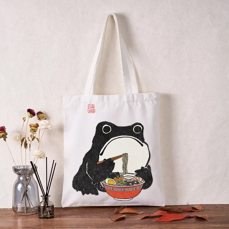 Funny Frog Eating Ramen Tote Bag