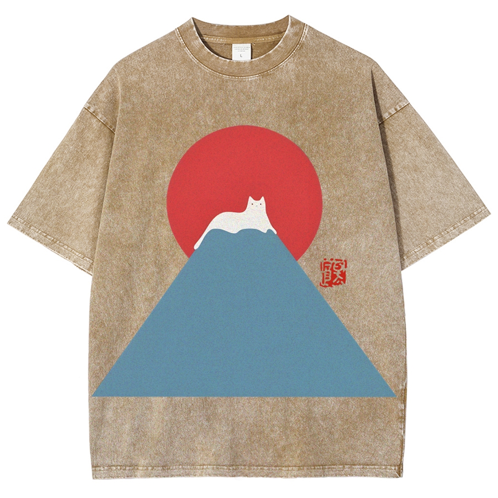 Women's Mt. Fuji White Cat Snow Vintage T-Shirt