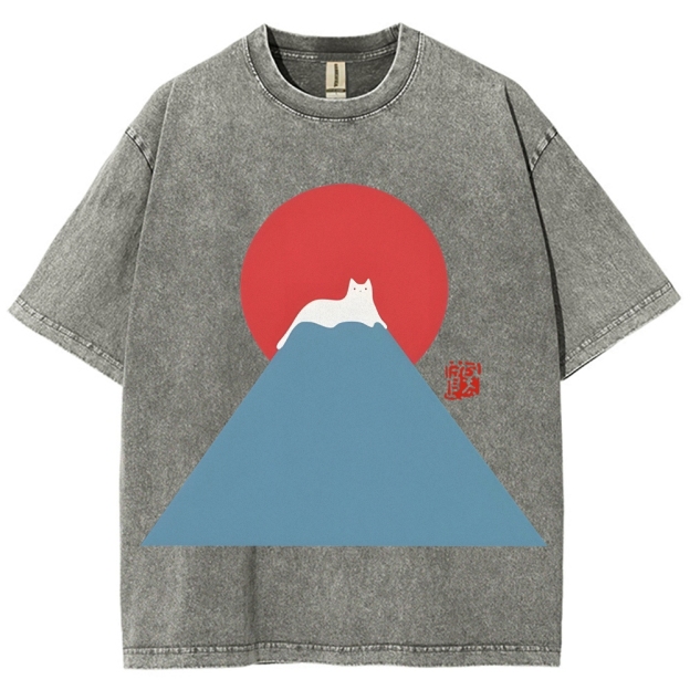 Women's Mt. Fuji White Cat Snow Vintage T-Shirt