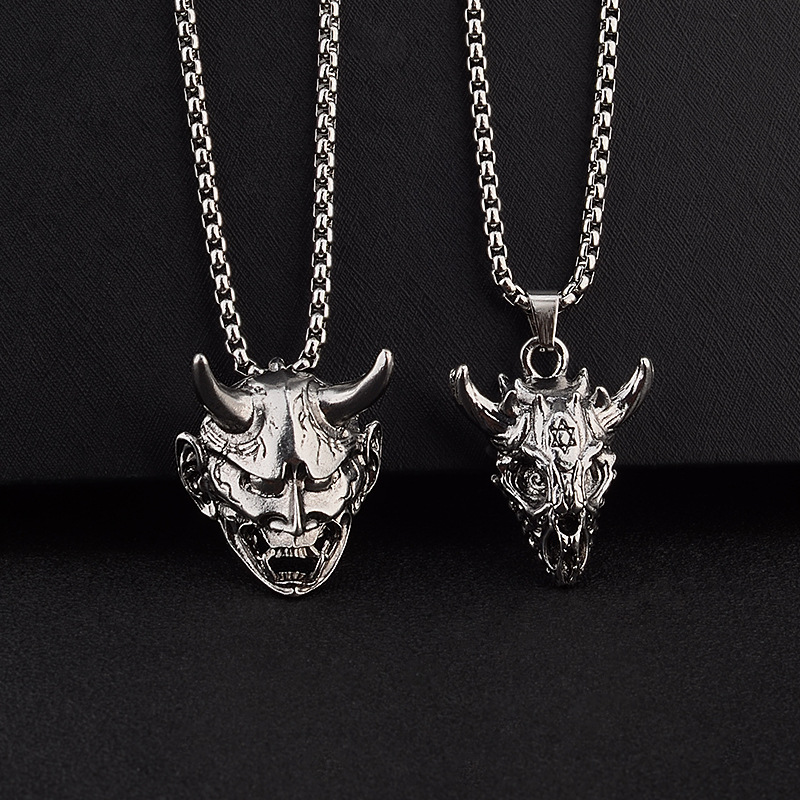 Japanese Domineering Necklace Pendant Hip-Hop Punk Ghost Skeleton Pendant Jewelry 