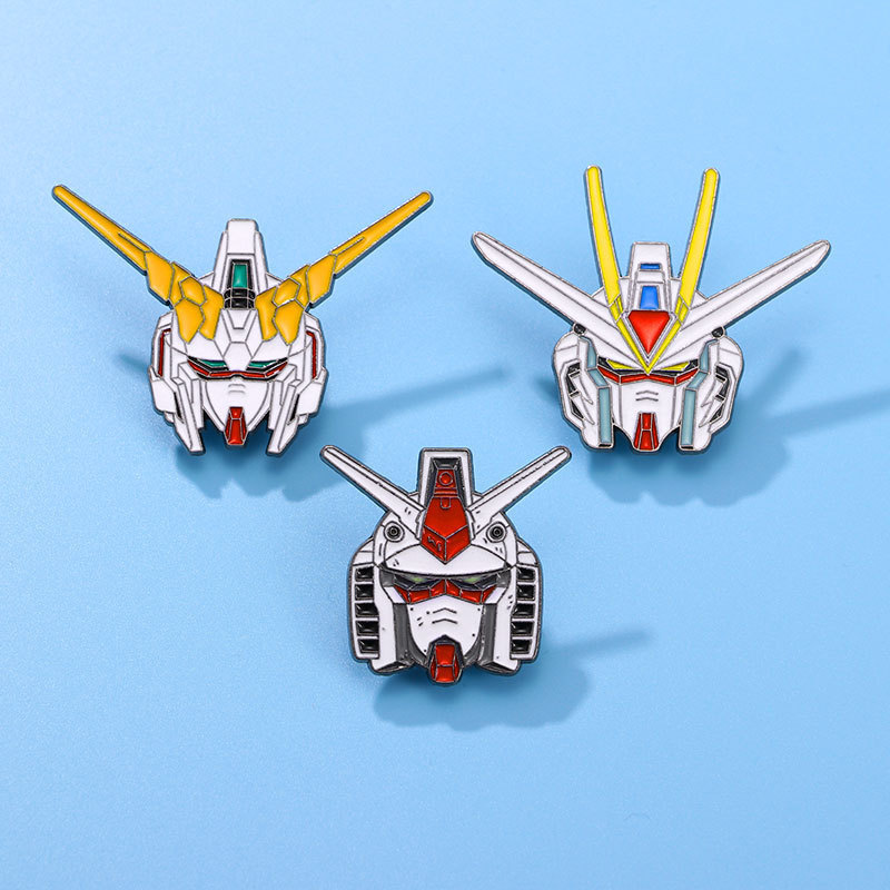 Japanese Anime Creative Mobile Suit Rx-78 Gundam Brooch Cartoon Unicorn Freedom Metal Badge Bag