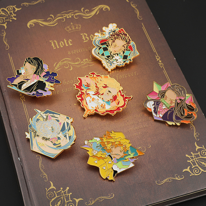 Cross-Border New Demon Slayer Anime Demon Slayer Brooch Tanjiro Inosuke Character Brooch