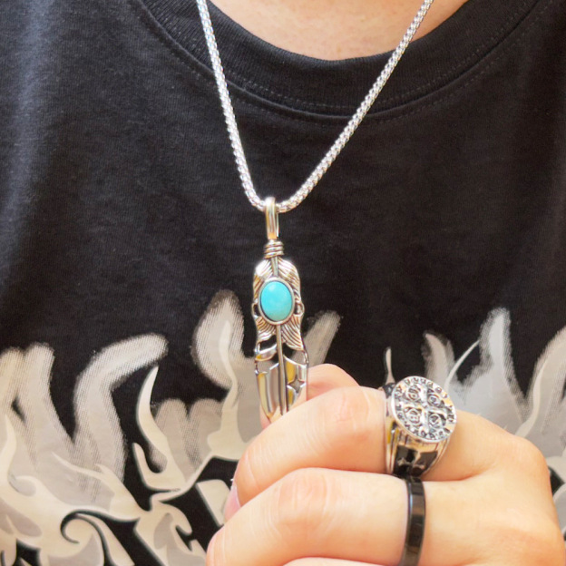 Men'S Dotted Gold Claw Turquoise Neck Pendant