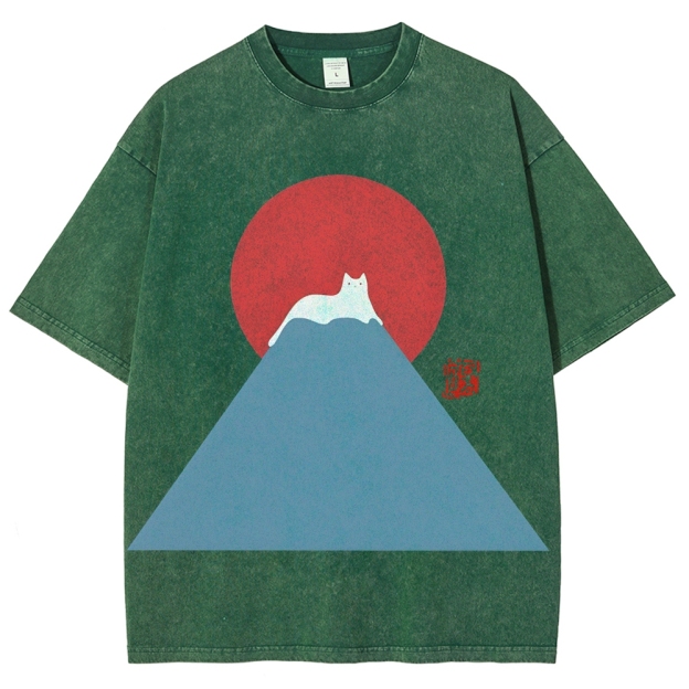 Women's Mt. Fuji White Cat Snow Vintage T-Shirt