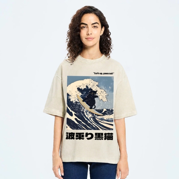 Black Cat Great Wave Vintage Wash Japanese Design T-Shirt