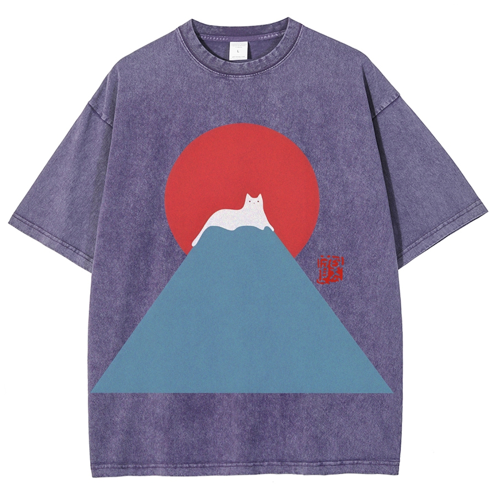 Women's Mt. Fuji White Cat Snow Vintage T-Shirt