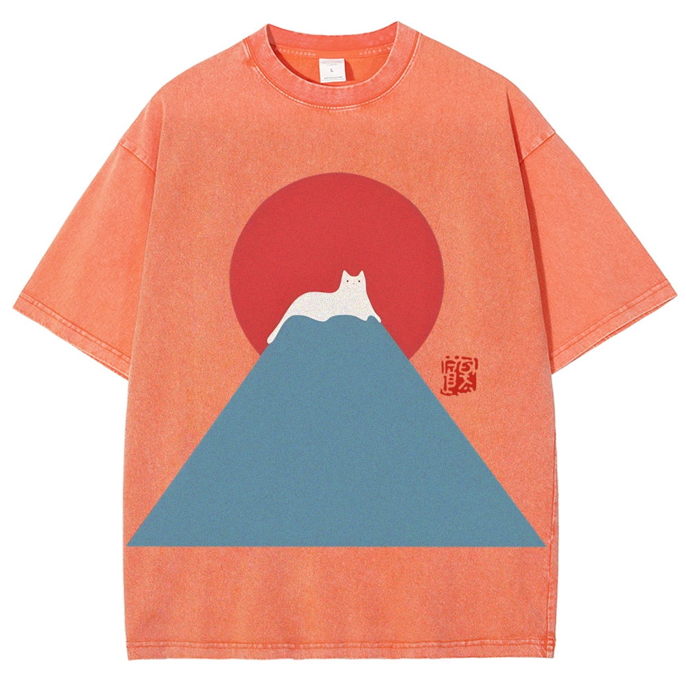 Women's Mt. Fuji White Cat Snow Vintage T-Shirt