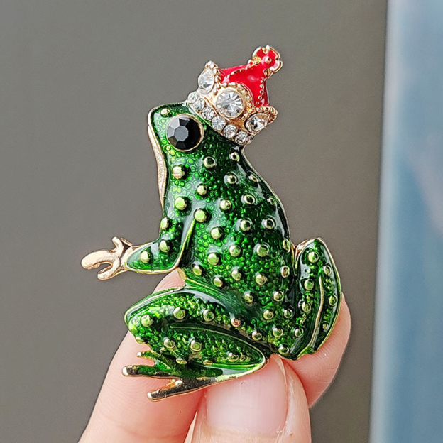 Stylish & Versatile Diamond Frog Pin