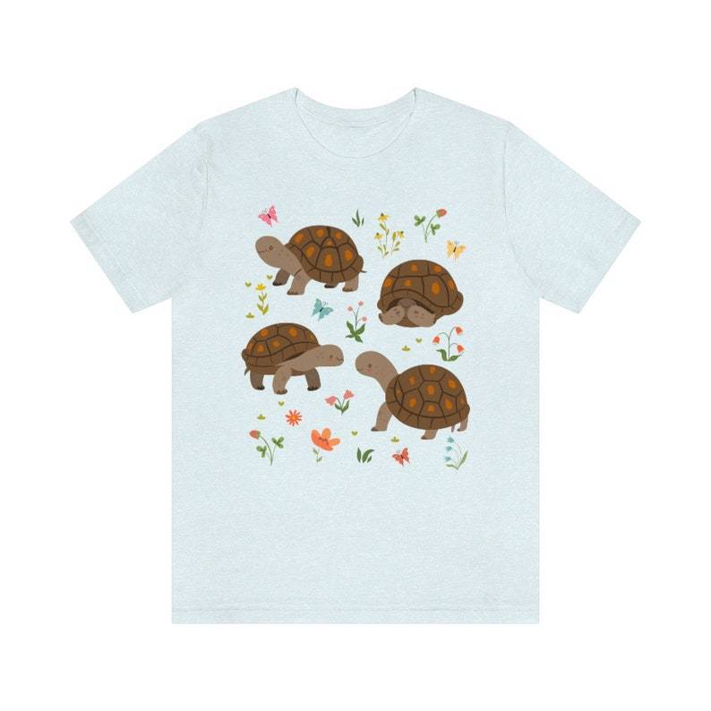 Kawaii Turtle Tee – Cottagecore Style, Turtle Lover Gift & Nature/Animal Lover Tee