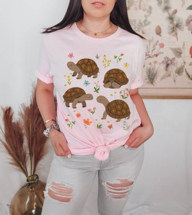 Kawaii Turtle Tee – Cottagecore Style, Turtle Lover Gift & Nature/Animal Lover Tee