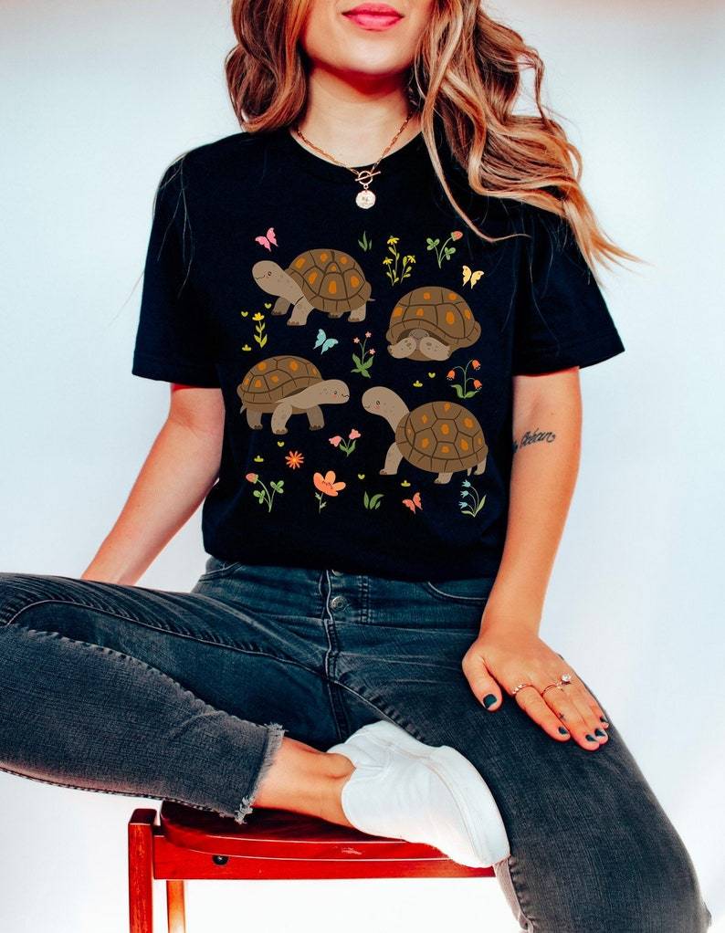 Kawaii Turtle Tee – Cottagecore Style, Turtle Lover Gift & Nature/Animal Lover Tee