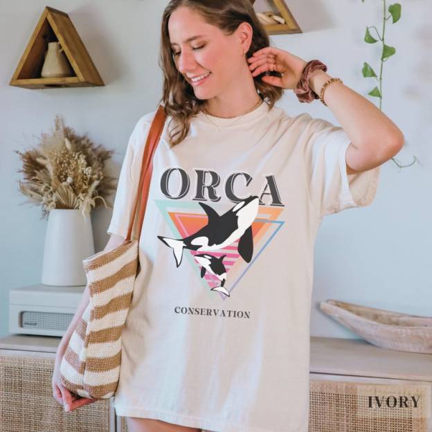 Retro 90s Orca T-Shirt | Ocean/Sealife/Nature/Wildlife Conservation Tee Shirt | Gift For Killer Whale/Dolphin Lover | PNW Oversized Pullover