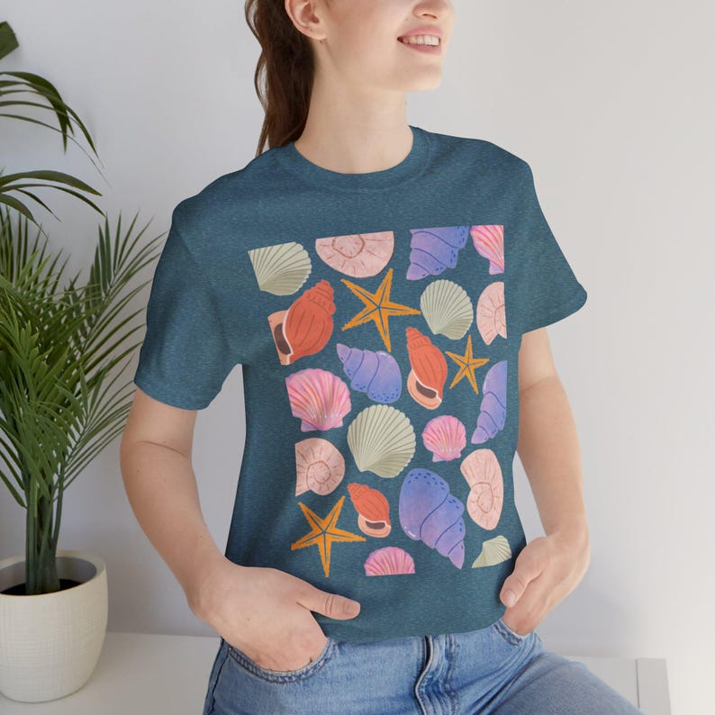 Women’s Shell Short-Sleeve Summer Tee – For Shell Lovers
