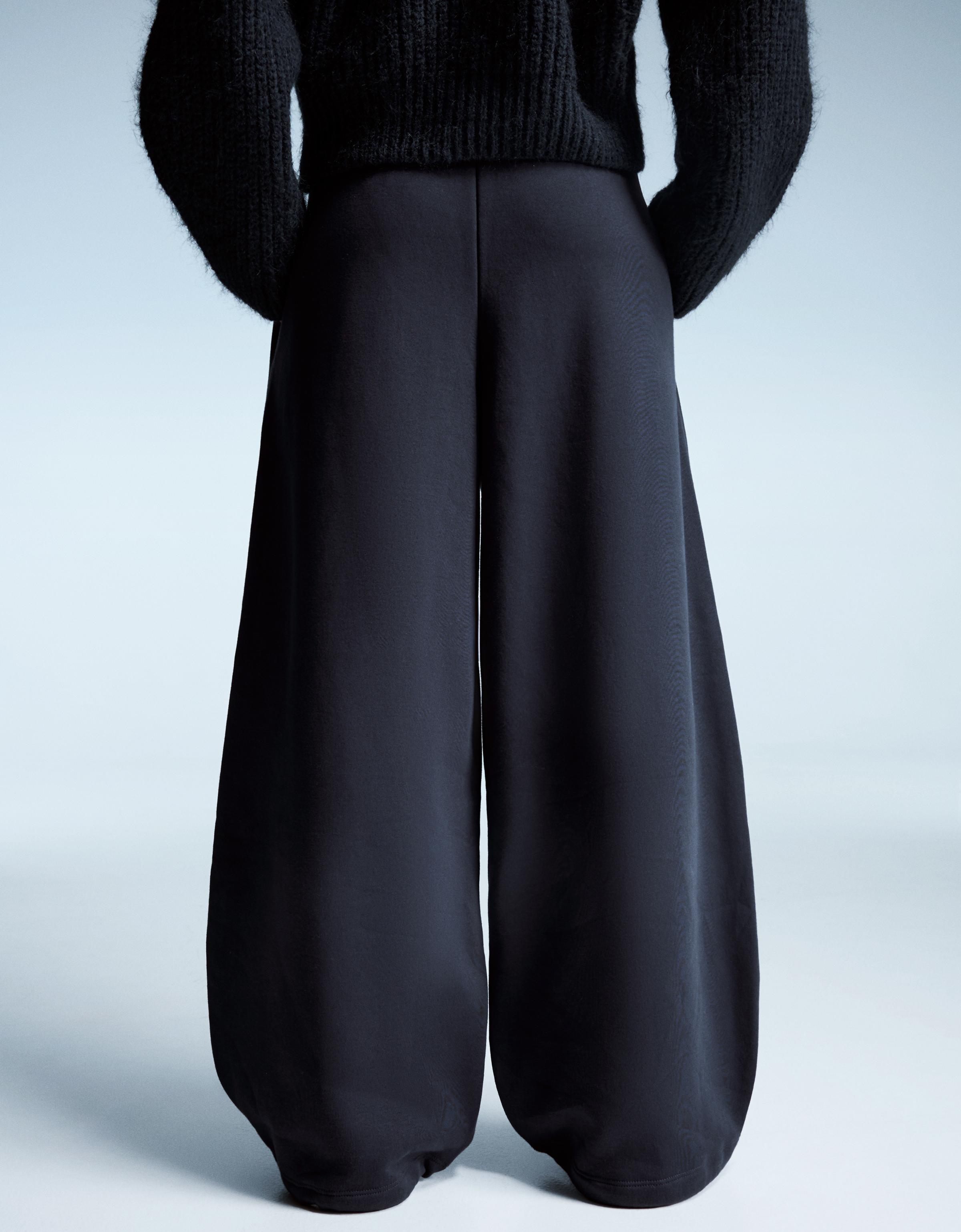 Plush barrel trousers with stoppers