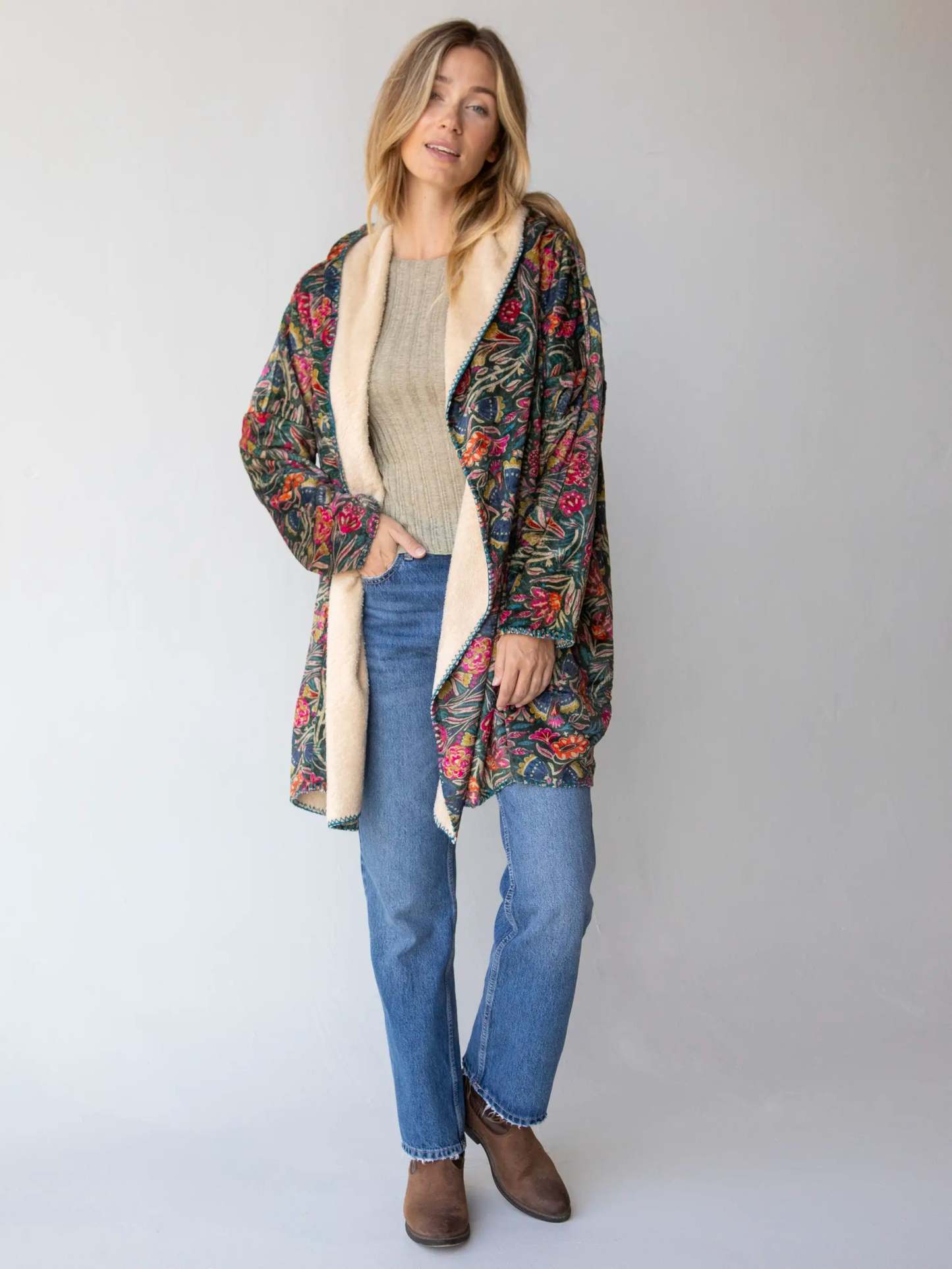 Cozy Blanket Kimono - Green Painterly Vines