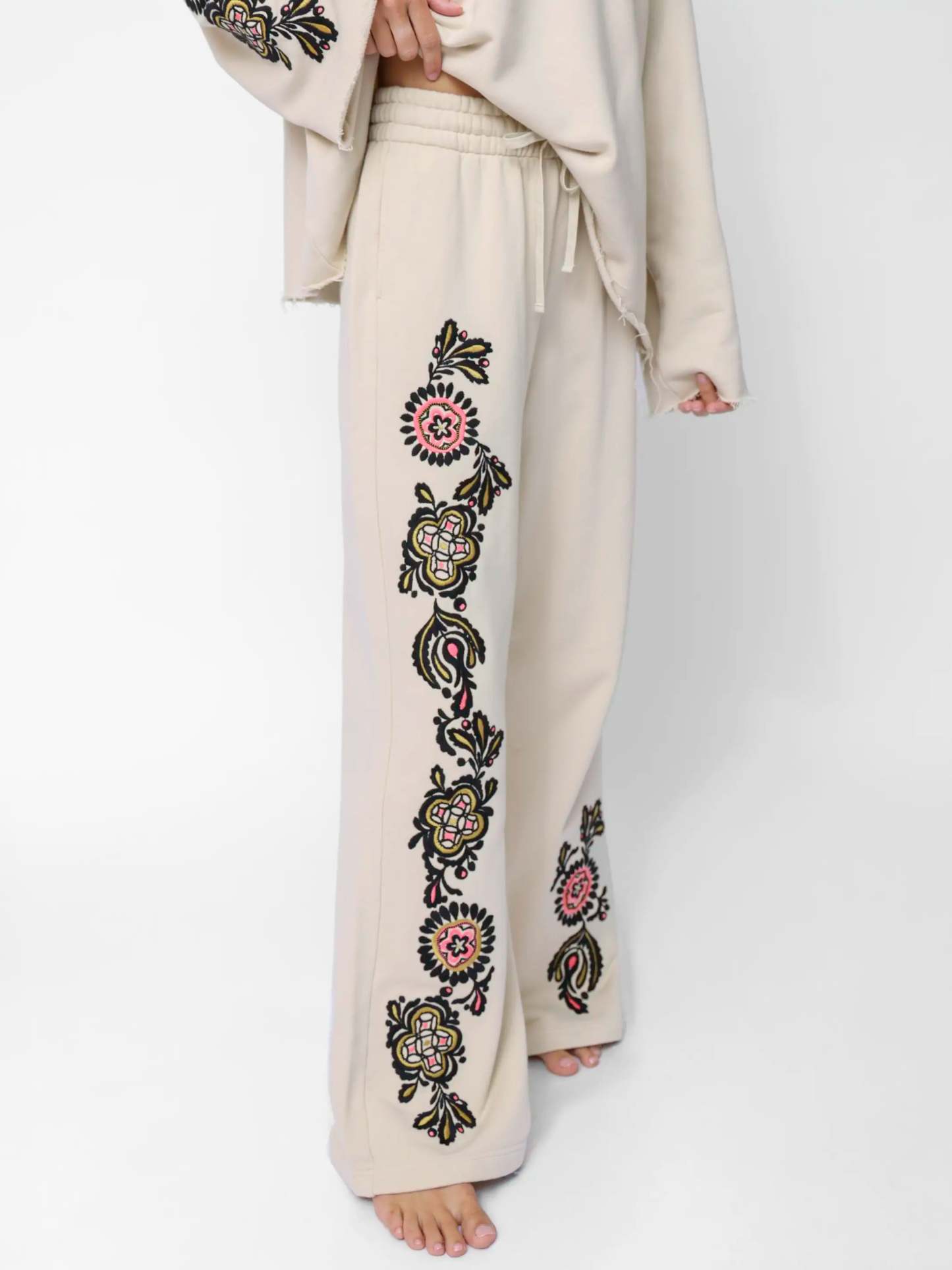 Easy Does It Embroidered Sweatpant - Cream