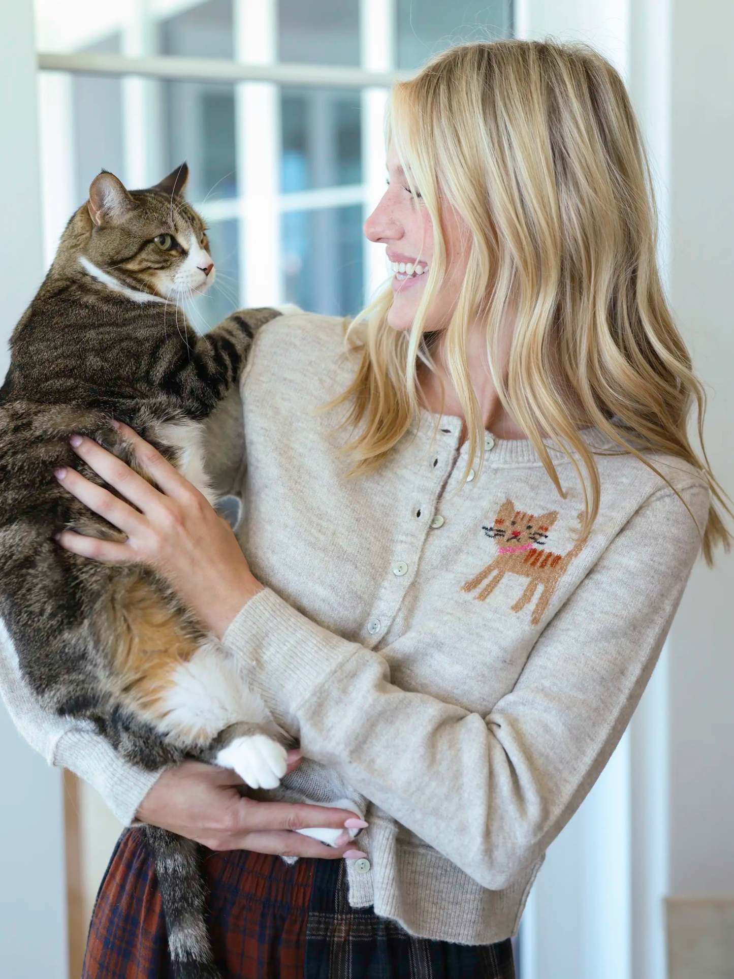 Intarsia Icon Cardigan Sweater - Cream Cat