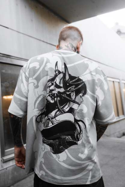 Kuronami Oniro (dirty white) - Oversized T-Shirt (200GSM)