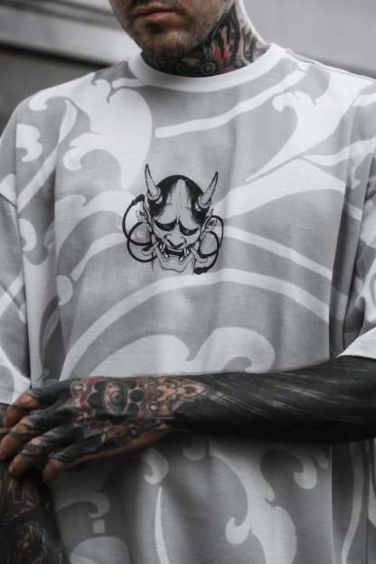 Kuronami Oniro (dirty white) - Oversized T-Shirt (200GSM)