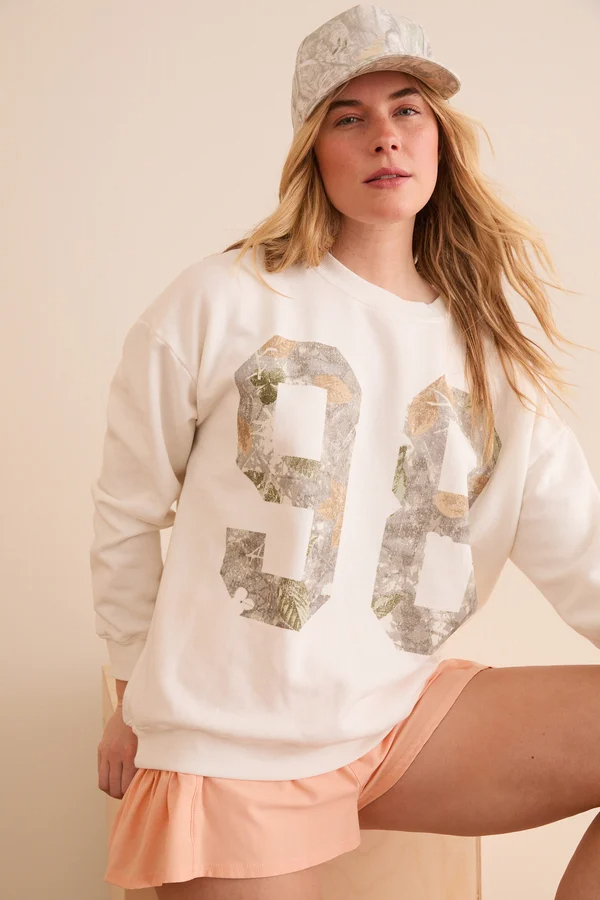 98 Graphic Sweatshirt