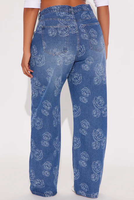 Secret Garden Straight Leg Jeans - Medium Wash