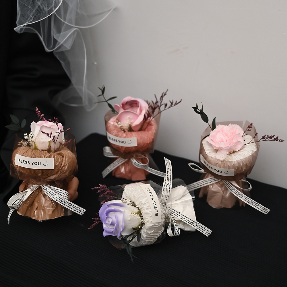 Mini Bouquet de Rose éternelle en Rose ou Rouge pour Femme | Jessemade