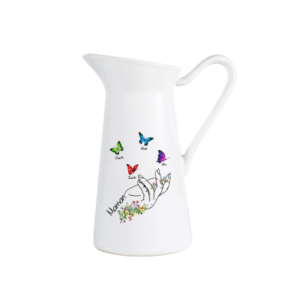 À Maman/Mamie - Vase Personnalisé 2-8 Prénoms avec 1 Texte Vase Forme Pichet et Papillonen Céramique (sans fleurs) | Jessemade
