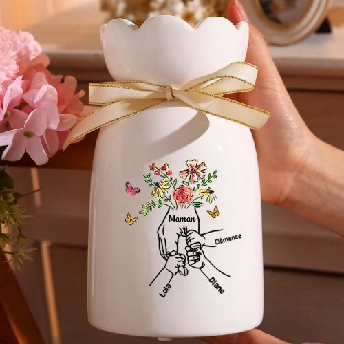 Vase Personnalisé avec 2-8 Prénoms et 1 Titre Vase en Céramique Motif la Main dans la Main (sans fleurs) | Jessemade