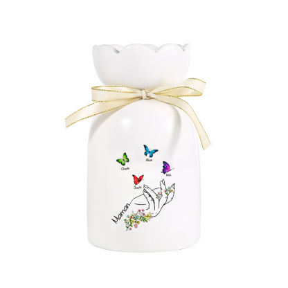À Maman/Mamie - Vase en Céramique 2-8 Prénoms Personnalisés avec 1 Texte Vase Main et Papillon (sans fleurs) | Jessemade