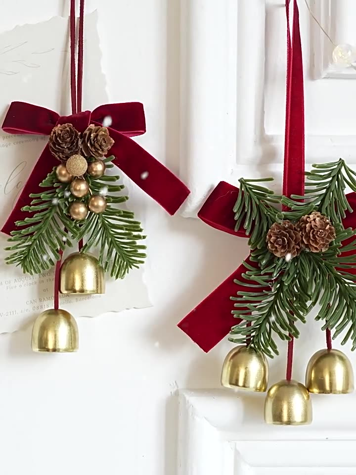 Décoration de Noël avec Cloche en Or et Ruban Rouge Personnalisé | Jessemade