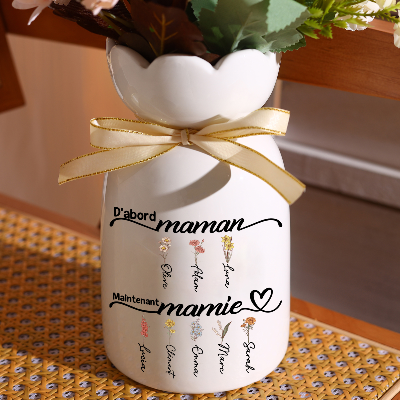 À Maman - Vase à Fleurs Personnalisé 4 Prénoms Vase Céramique Roses et Cœur Décoration de la Maison (sans plantes) | Jessemade