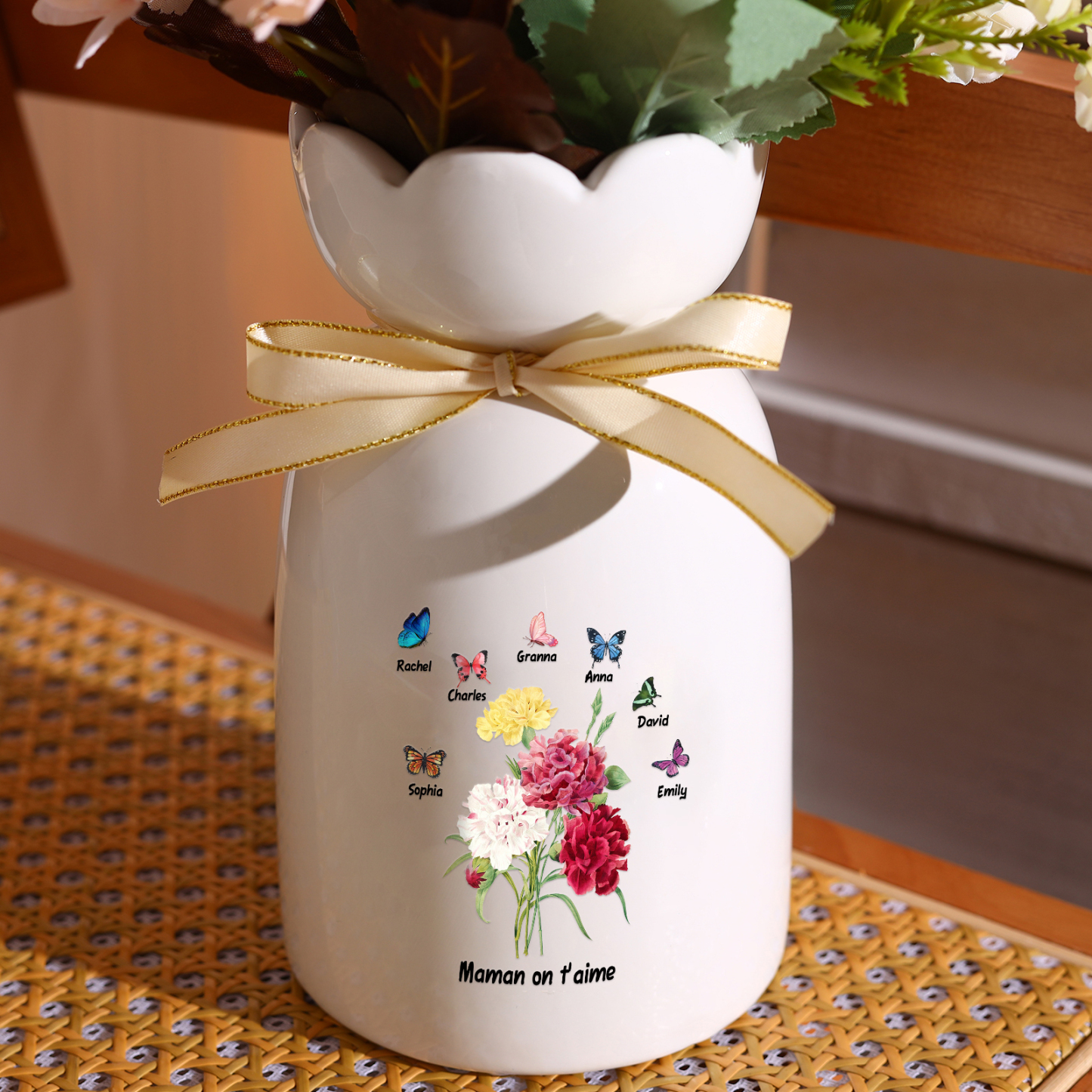 À Maman/Mamie - Vase Personnalisés avec 1-8 Prénoms et 1 Texte Vase Fleurs et Papillon en Céramique (sans fleurs) | Jessemade