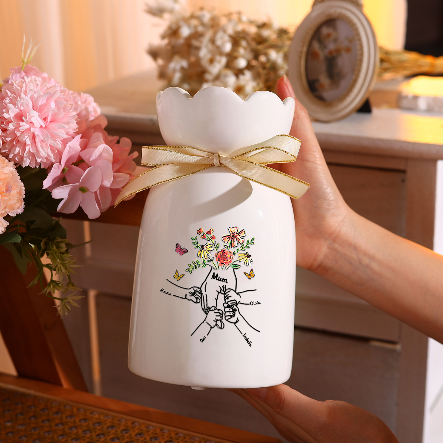 À Maman/Mamie - Vase en Céramique 2-8 Prénoms Personnalisés avec 1 Texte Vase la Main dans la Main (sans fleurs) | Jessemade