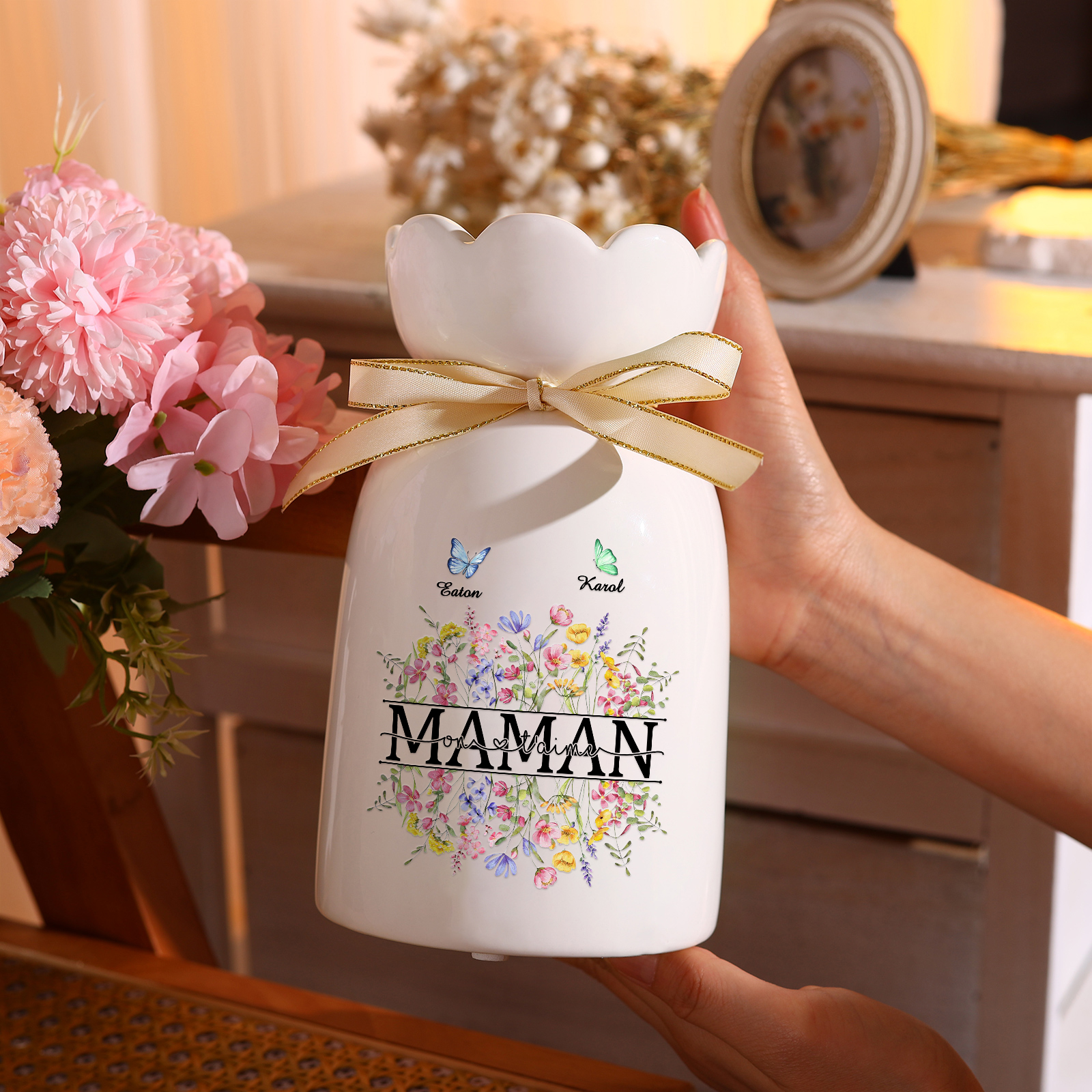 À ma Maman-Vase Personnalisé avec 1-5 Prénoms Vase Fluers et Papillon avec Ruban en Céramique (sans fleurs) | Jessemade