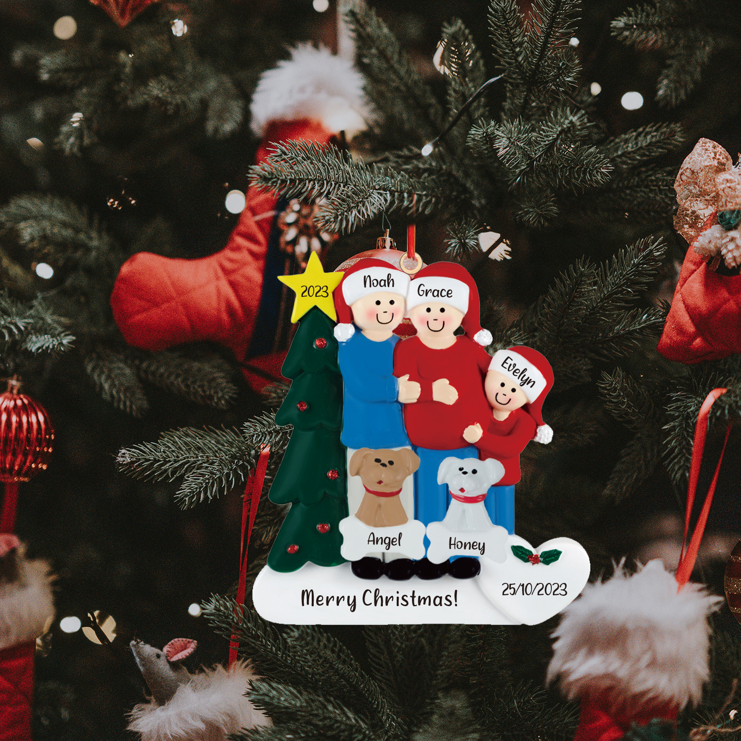 Ornements de Noël avec 3 Poupées et 2 Chiens 5 Prénoms et 2 Dates Personnalisés avec Texte