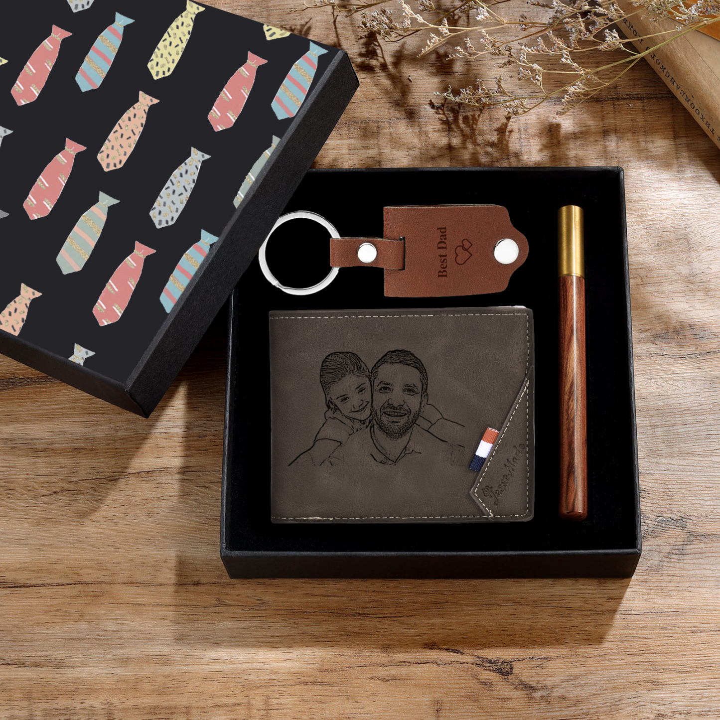 Coffret Cadeau 3PCS - Portefeuille classique Porte-Clés et Stylo 2 Photo et Textes Personnalisés avec 1 Prénom et Lettre Coffret Cadeau pour Homme