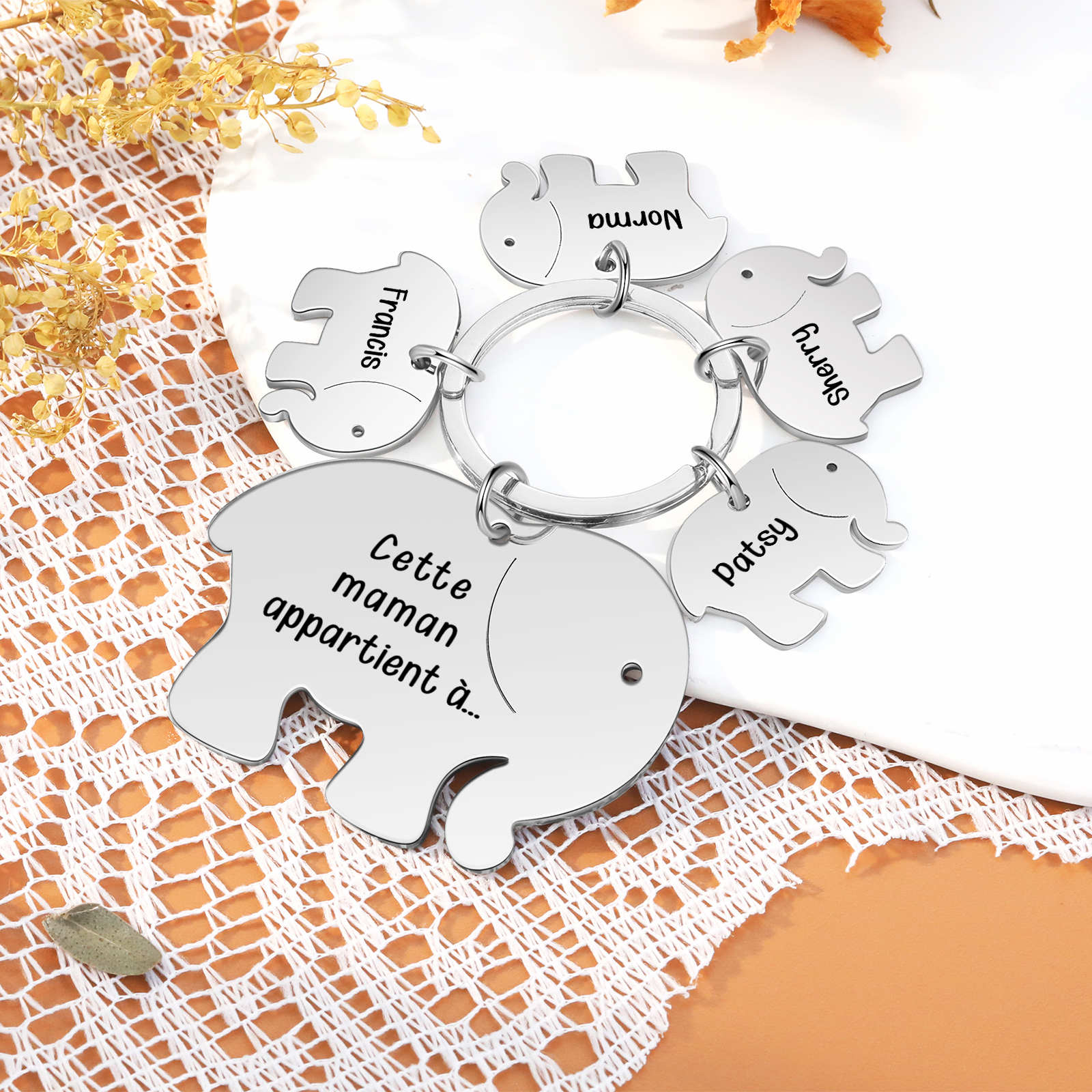 À Maman/Mamie - Porte-Clés Éléphant 4 Prénoms Personnalisés avec Texte