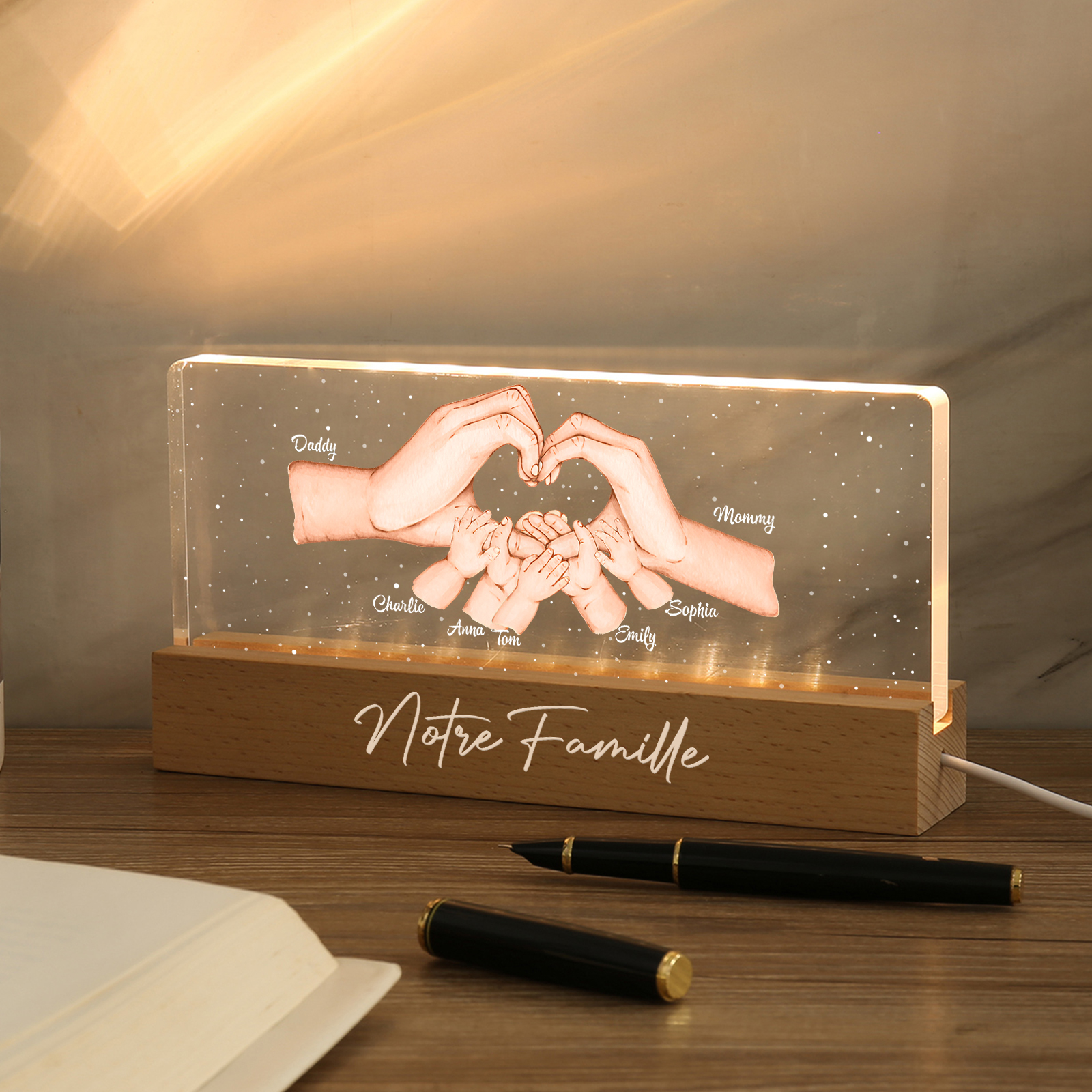 À ma Famille- Lampe de chevet LED la Main dans la Main 7 Prénoms Personnalisés avec Texte