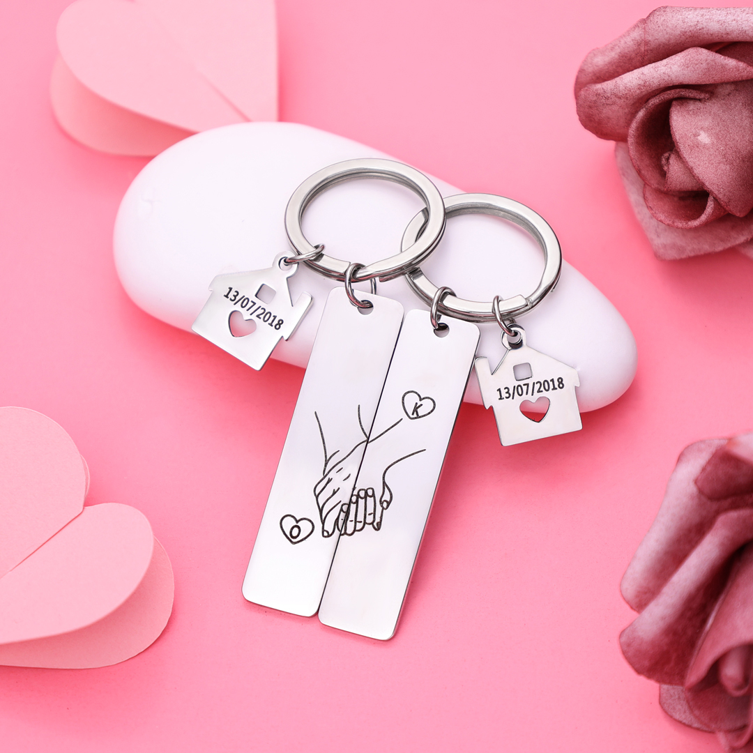 Porte-Clés la main dans la main 2 lettres Personnalisé avec 2 Dates