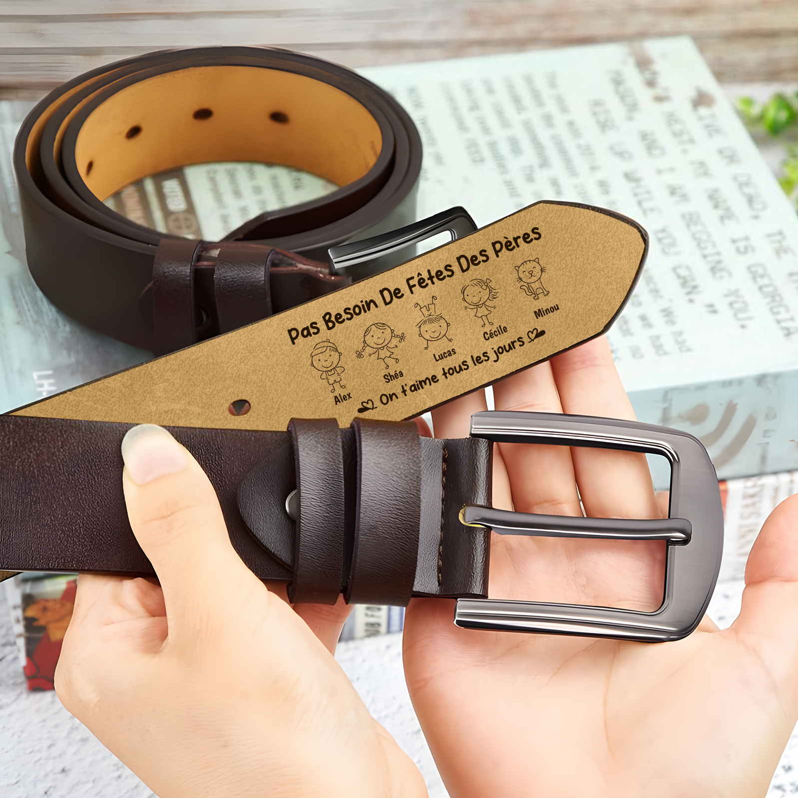 Ceinture Homme Personnalisée en Cuir – Gravure 1-6 Prénoms et Dessins Enfants – Cadeau Papa/Fête des Pères