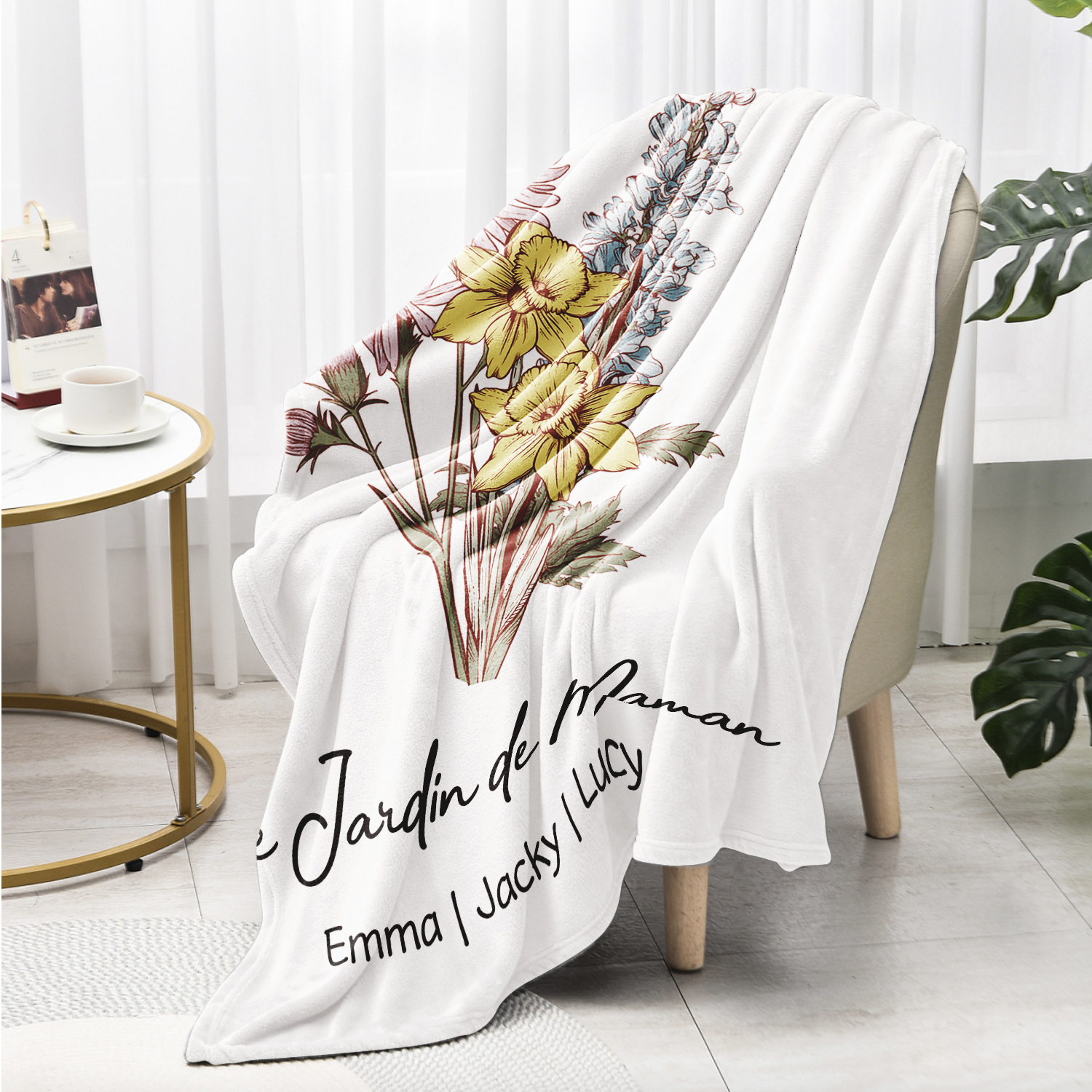 À ma Maman - Plaid Personnalisé avec 3 Prénoms et Fleurs de Naissance Couverture en Flanelle Blanc/Rose le jardin de Maman | Jessemade