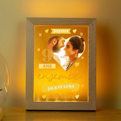 Jessemade FR Cadre Photo LED Couple 2 Prénoms et 1 Photo Personnalisés avec Date et Nombre Cadeau Saint-Valentin