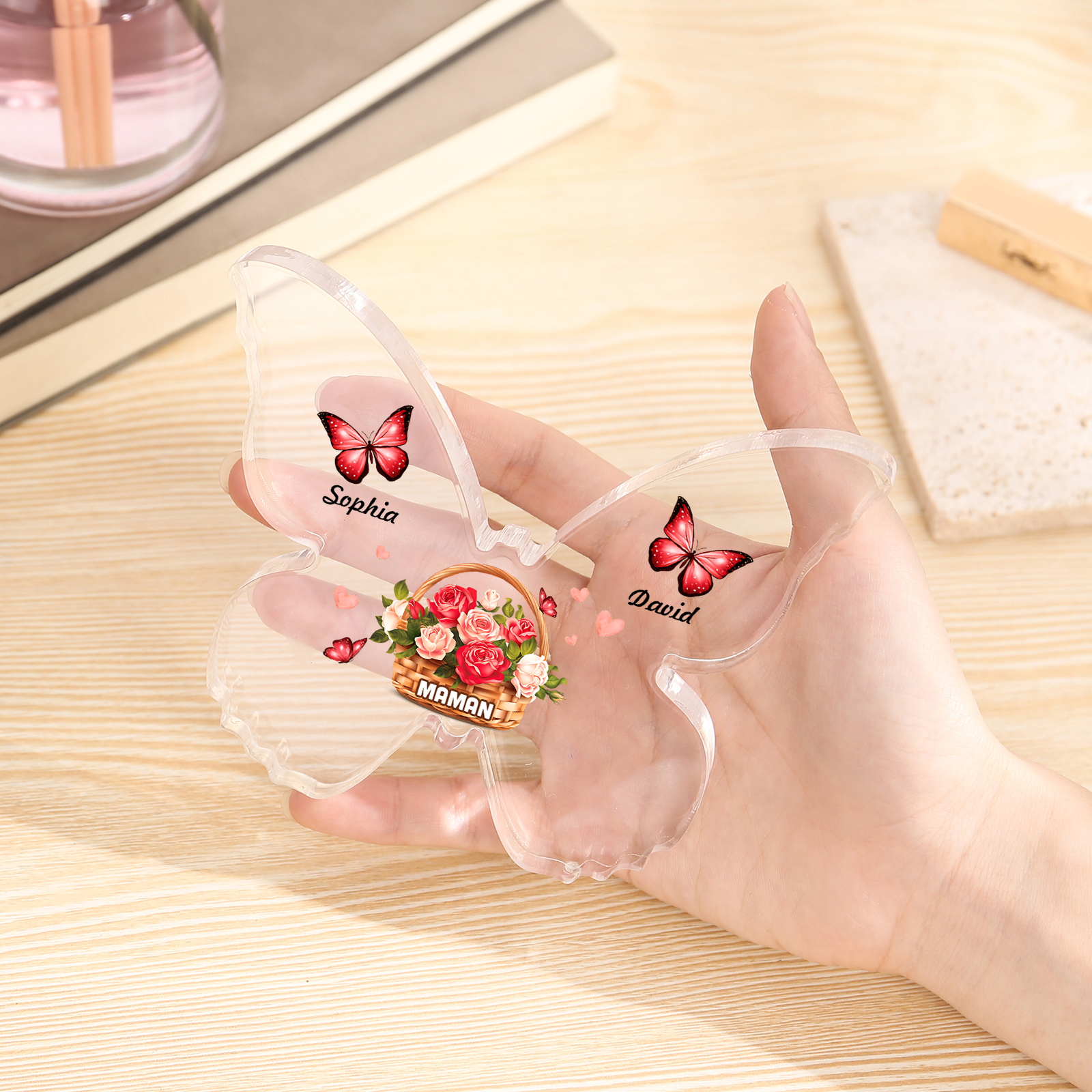 À Maman/Mamie - Plaque Acrylique en forme de Papillon 2 Prénoms et 1 Texte Personnalisés Decoration Fleurs et Papillons