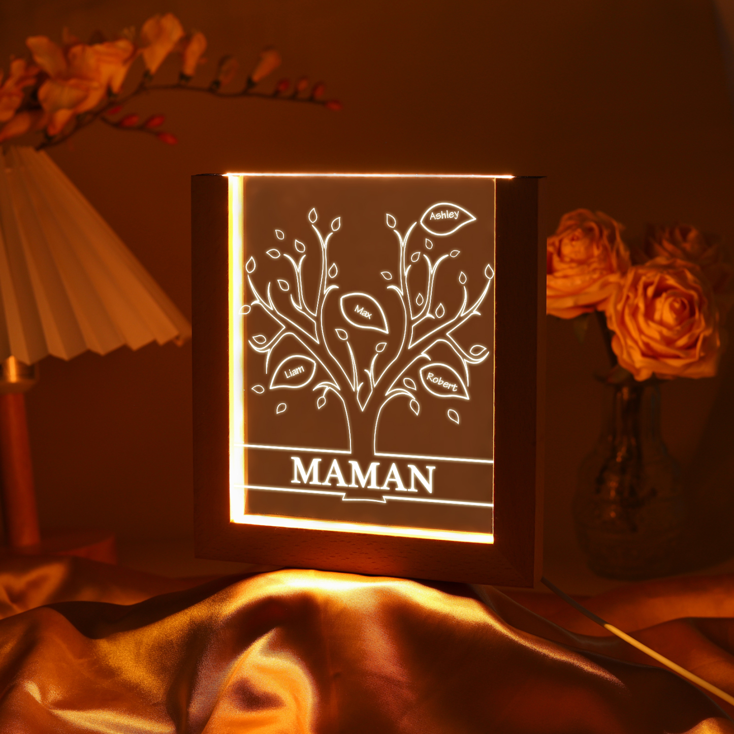 À Maman/Mamie - Lampe de chevet LED Arbre 4 Prénoms Personnalisés avec 1 Texte